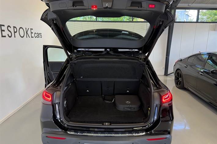 Sort Mercedes EQA 250 fra 2023
