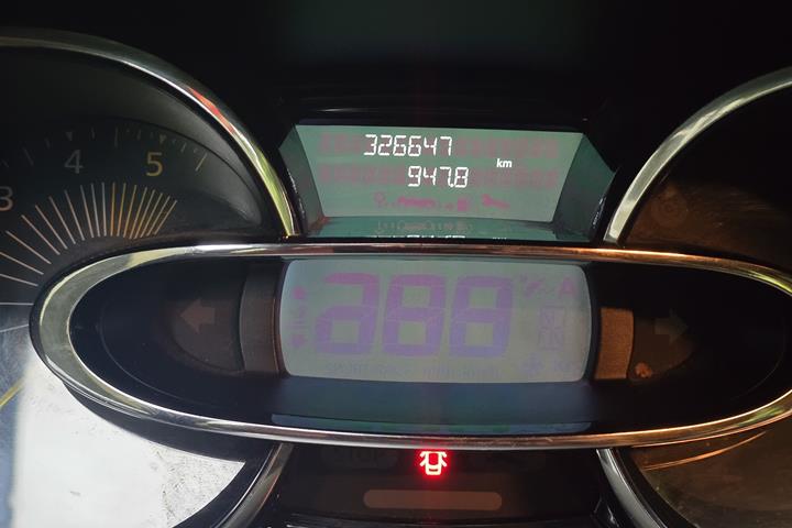 Brun Renault Ny Clio fra 2013