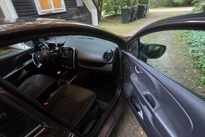 Brun Renault Ny Clio fra 2013