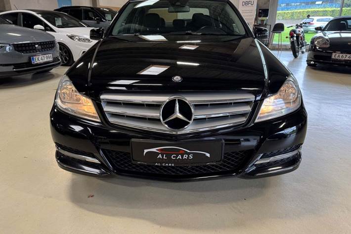 undefined Mercedes C220 fra 2012 set udefra