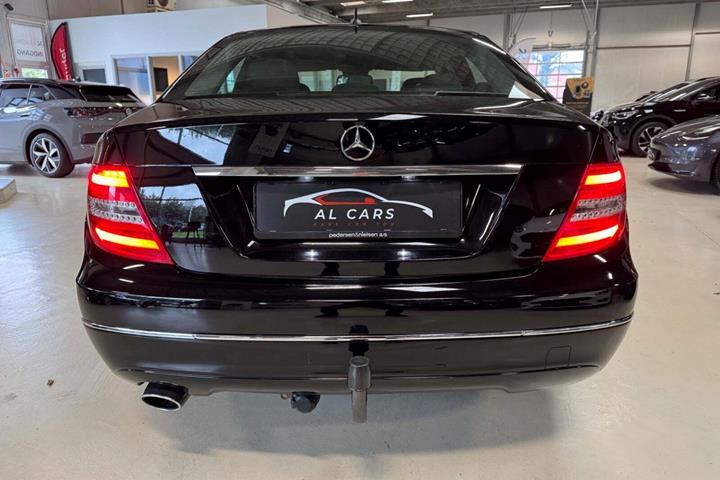 undefined Mercedes C220 fra 2012 set udefra