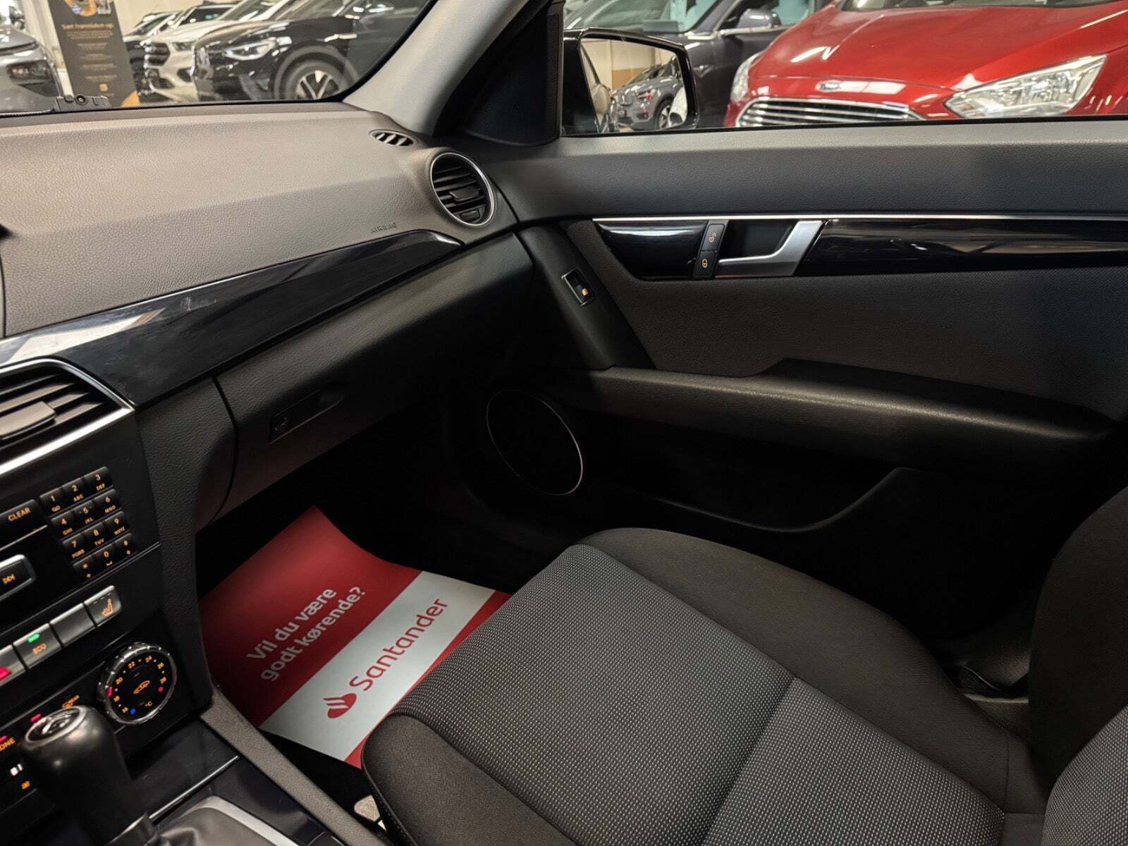 undefined Mercedes C220 fra 2012 set indefra