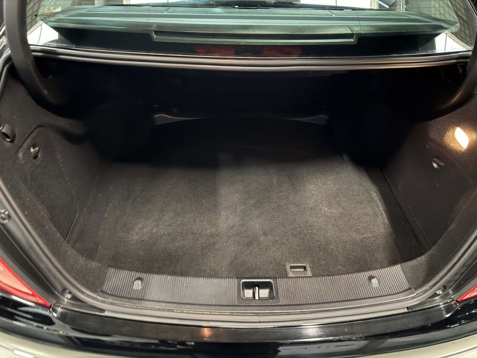 undefined Mercedes C220 fra 2012 set indefra