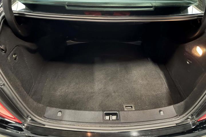 undefined Mercedes C220 fra 2012 set indefra