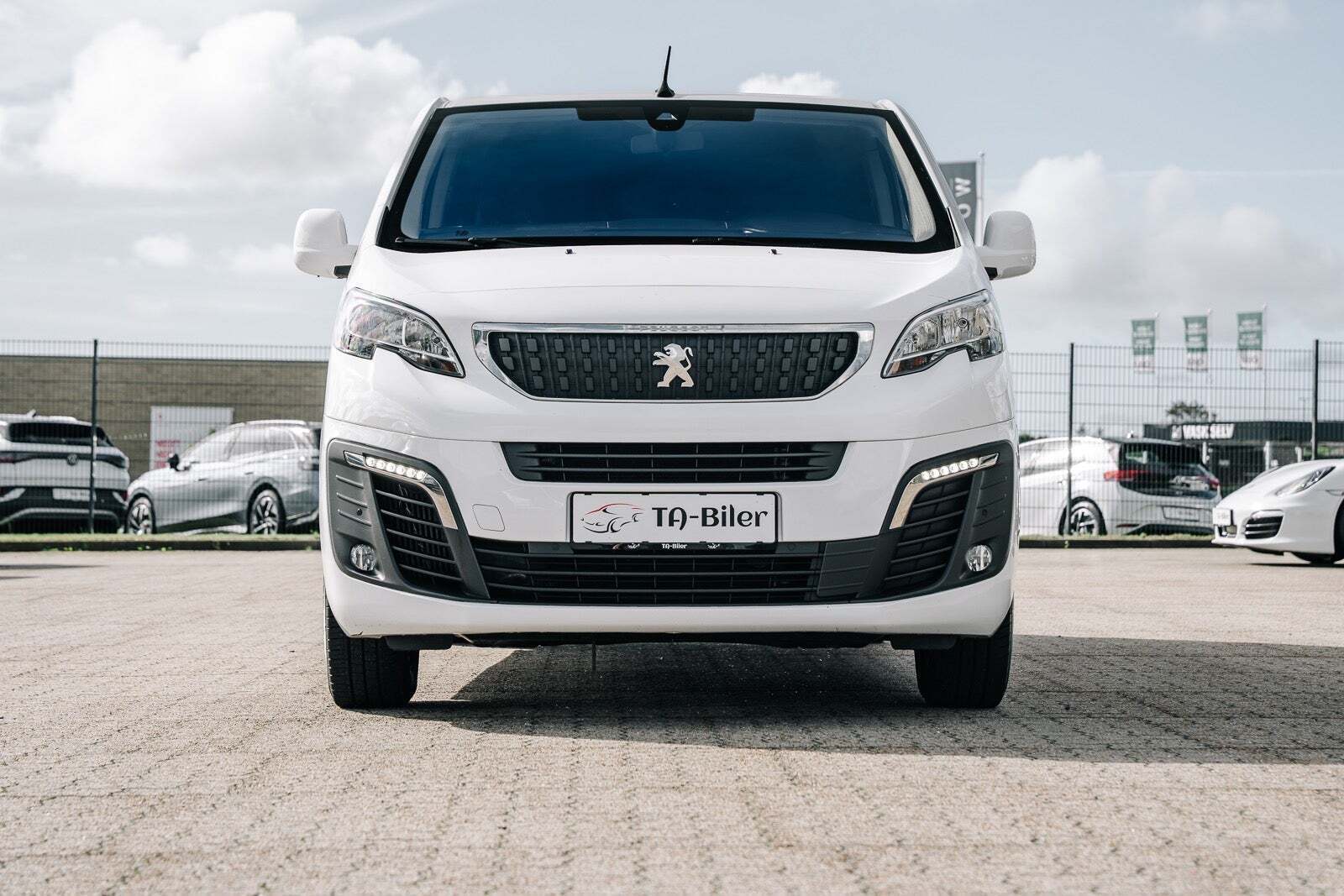 Peugeot Expert 2,0 BlueHDi 122 L3 Plus EAT8 Van