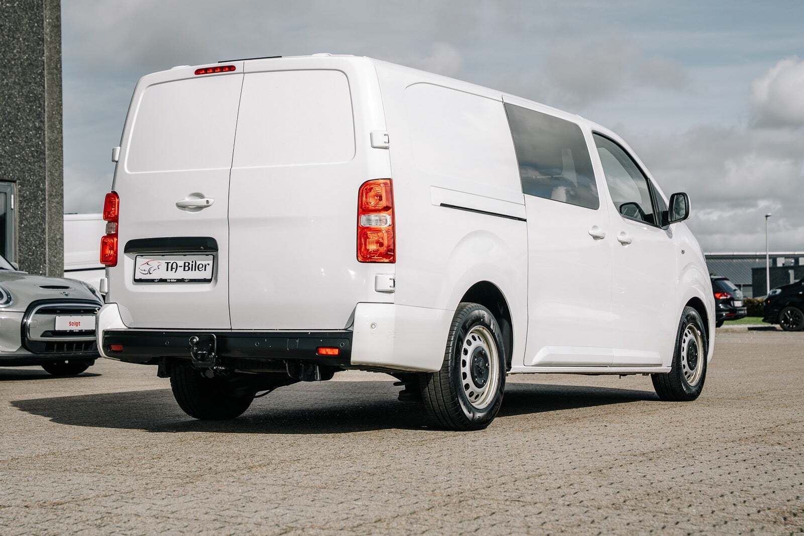 Hvid Peugeot Expert fra 2021