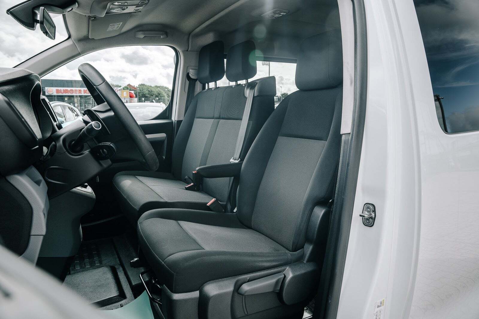 Peugeot Expert 2,0 BlueHDi 122 L3 Plus EAT8 Van