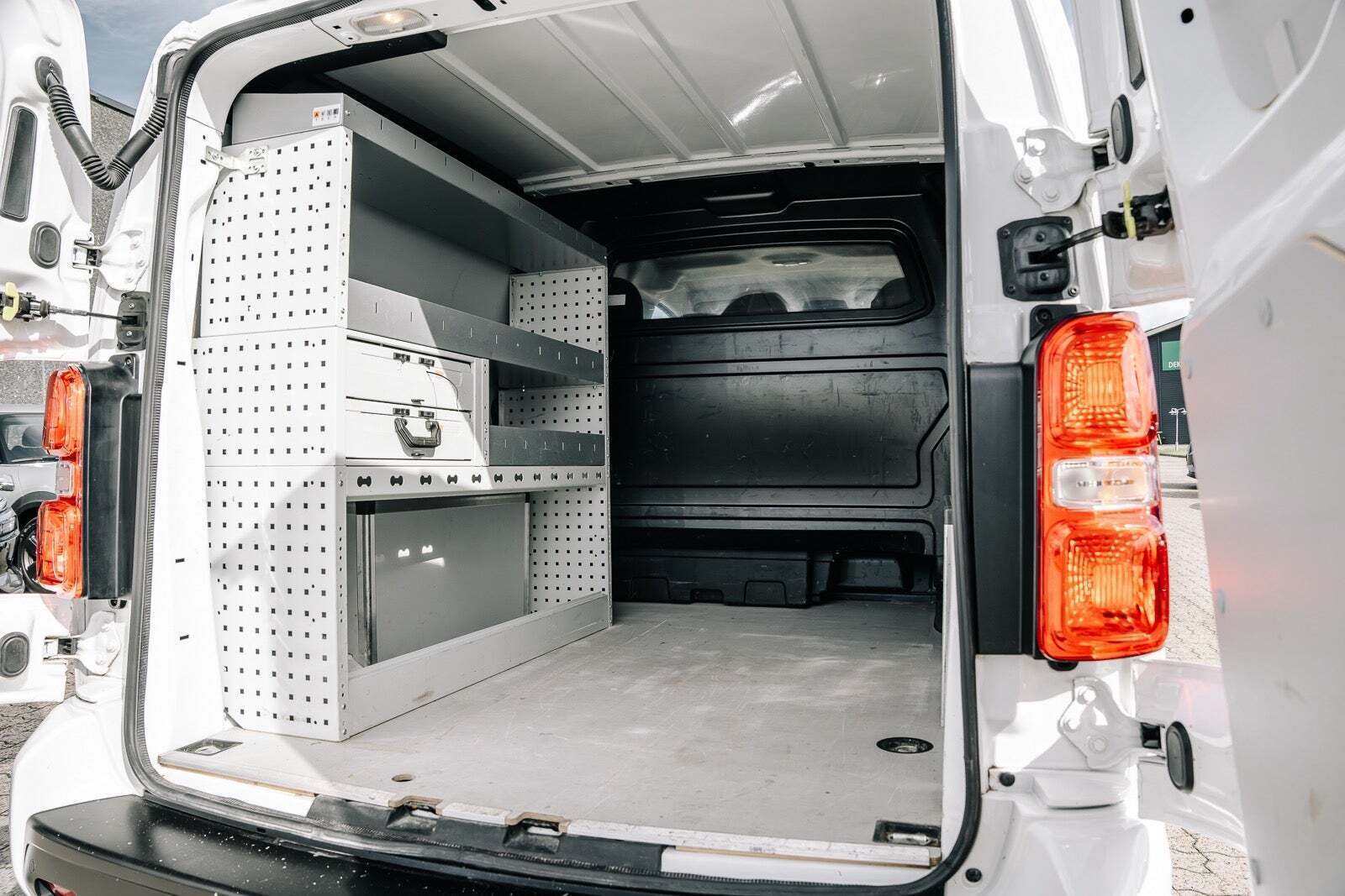 Hvid Peugeot Expert fra 2021