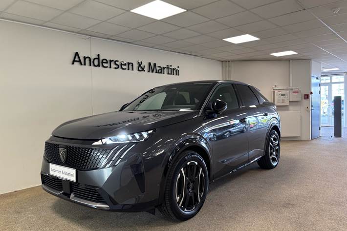 Grå Peugeot e-3008 fra 2025 set udefra