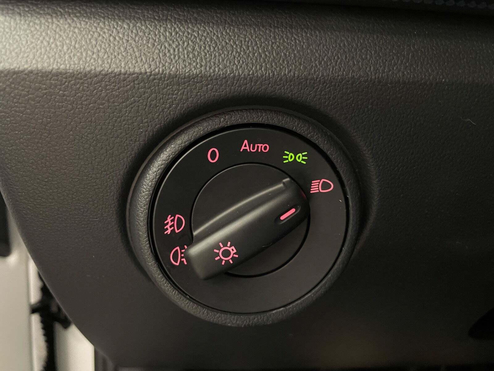 Hvid VW UP! fra 2024