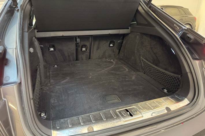 Grå Porsche Panamera Turbo fra 2018