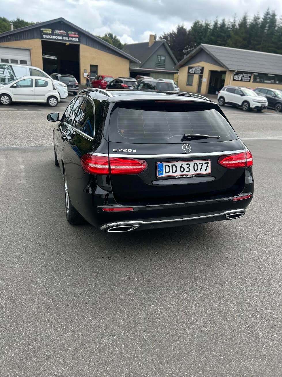 Mercedes E220 d 2,0 AMG Line stc. aut.