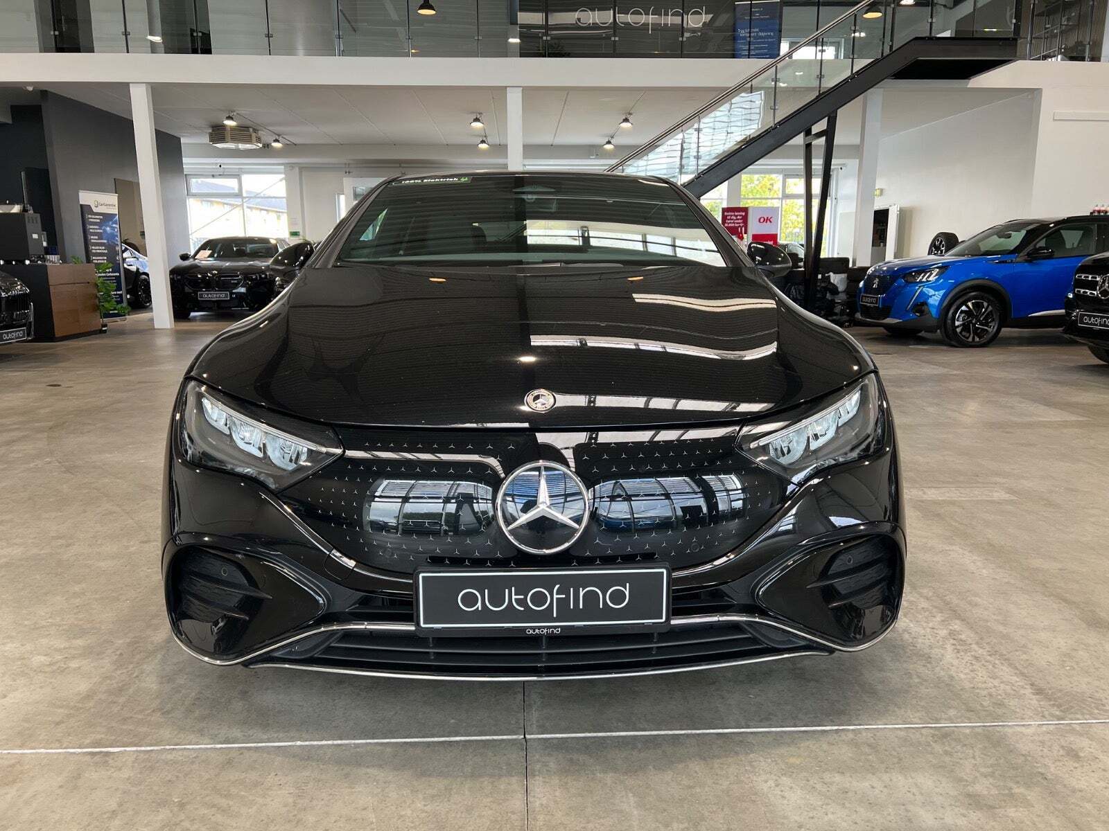 Sort Mercedes EQE300 fra 2022