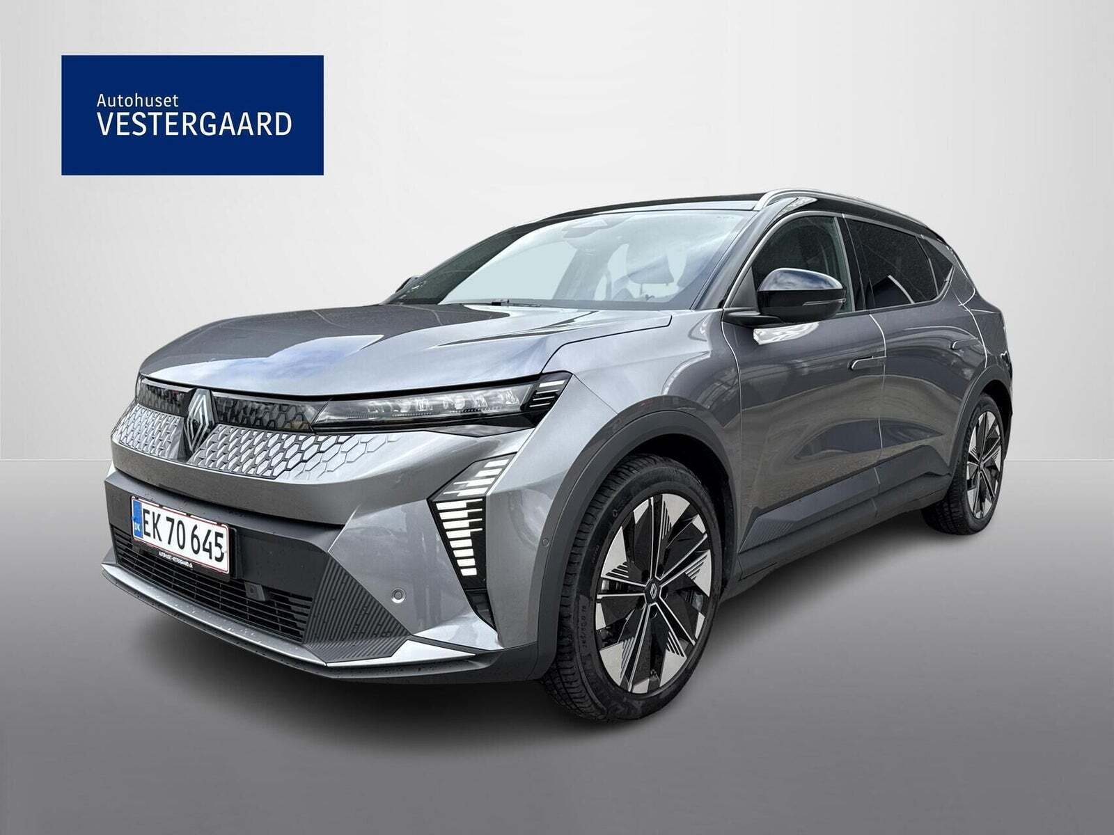 Grå Renault Scenic E-Tech fra 2025 set udefra
