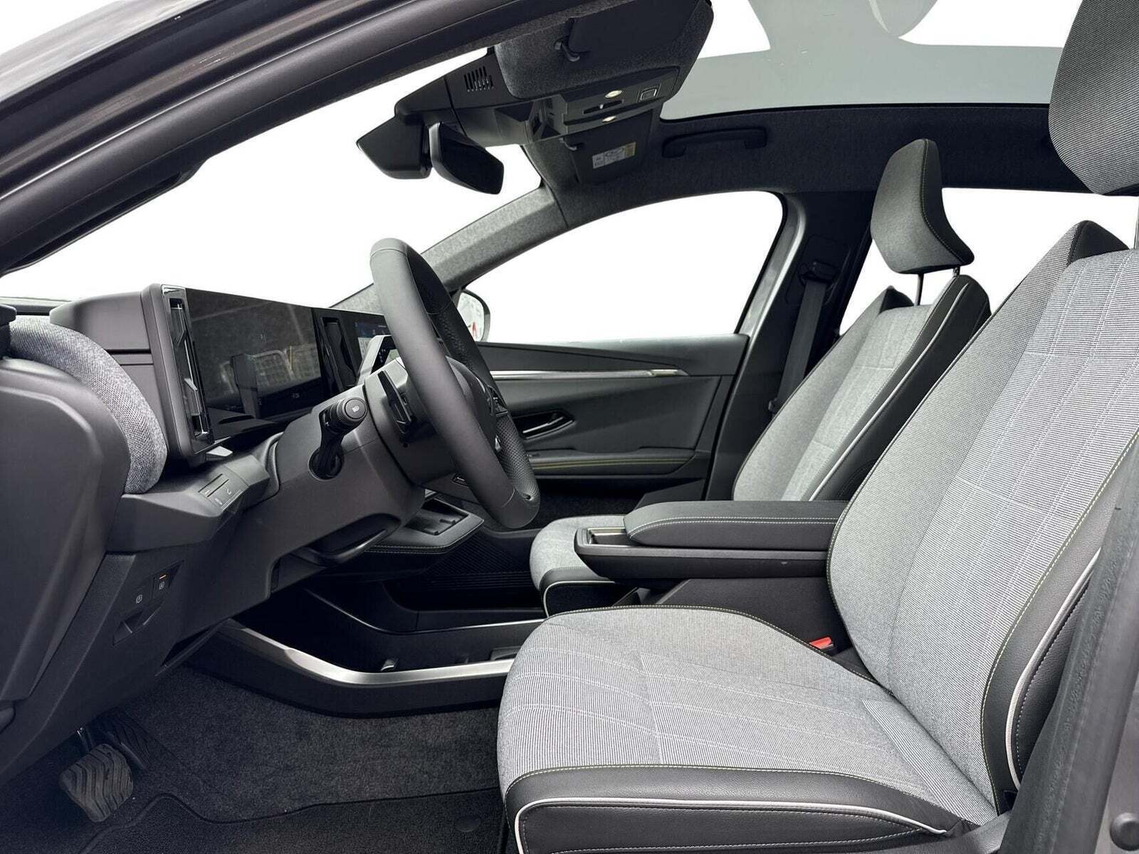 Grå Renault Scenic E-Tech fra 2025