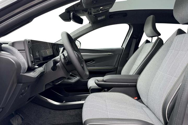 Grå Renault Scenic E-Tech fra 2025
