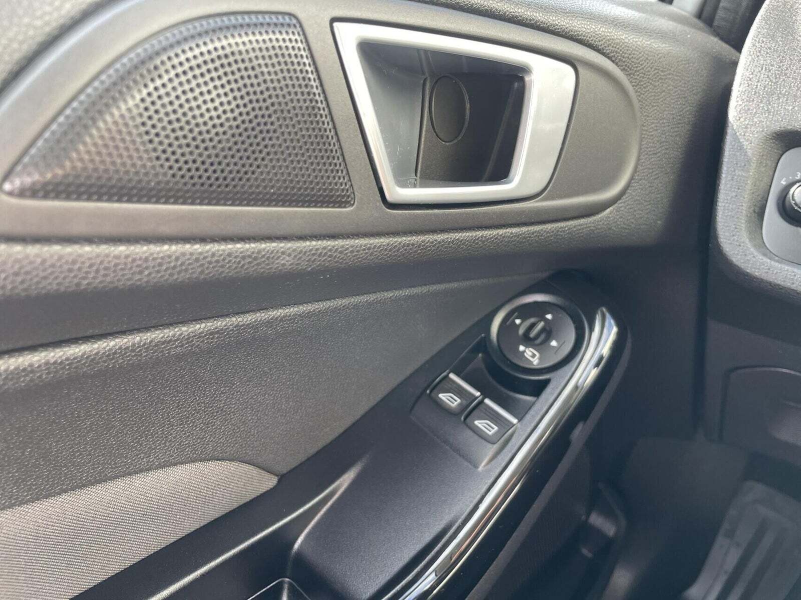 Sølv Ford Fiesta fra 2017