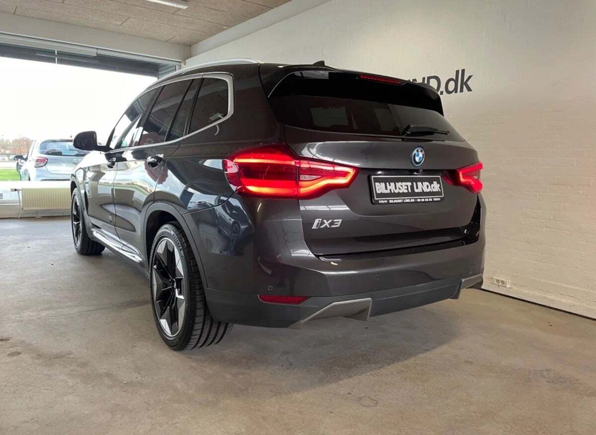 BMW iX3 Charged Plus