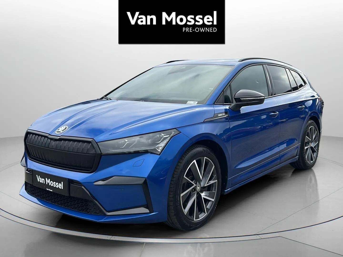 Blå Skoda Enyaq fra 2021 set udefra