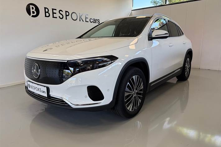 Hvid Mercedes EQA 300 fra 2024 set udefra