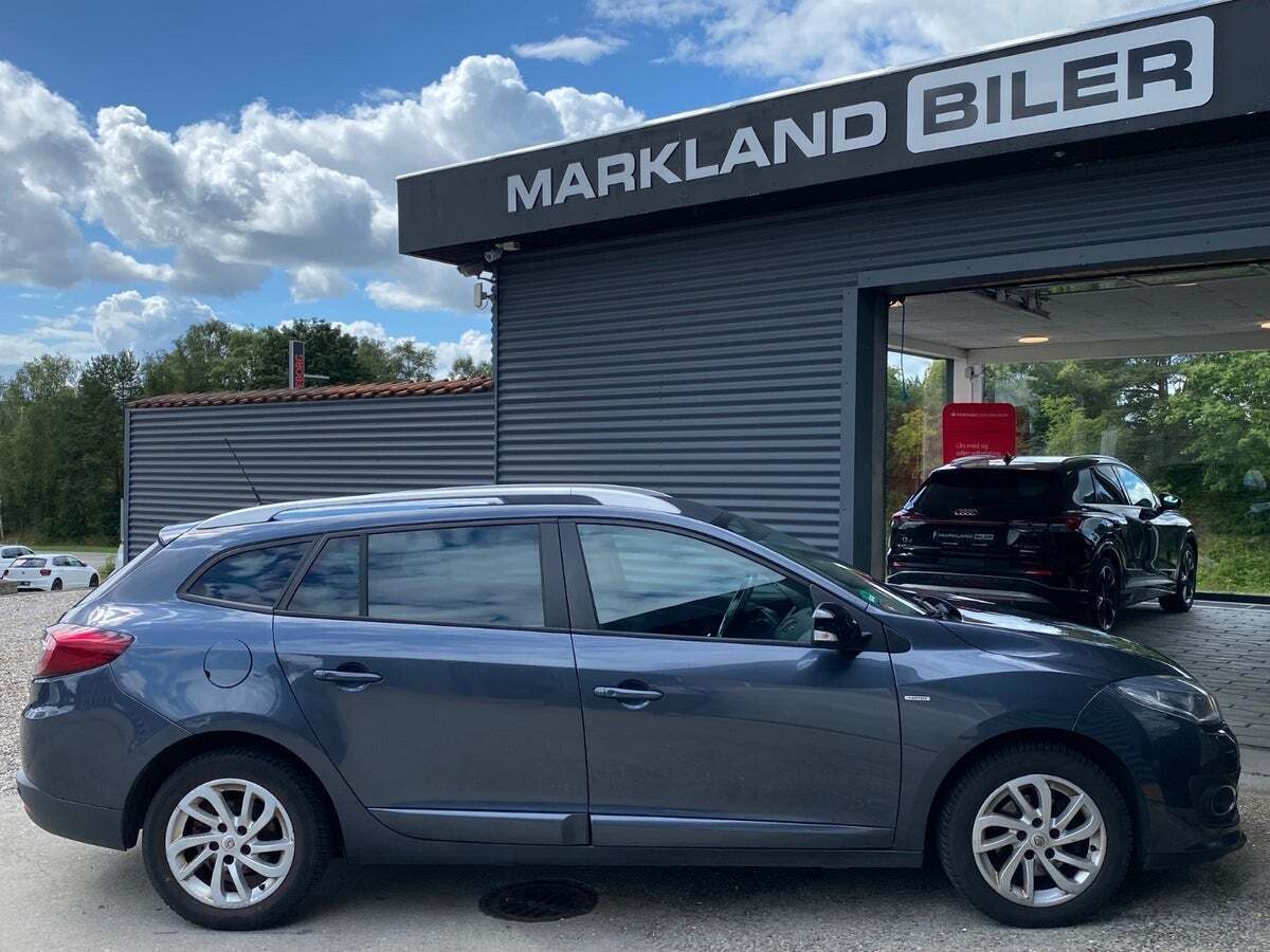 Grå Renault Megane III fra 2016
