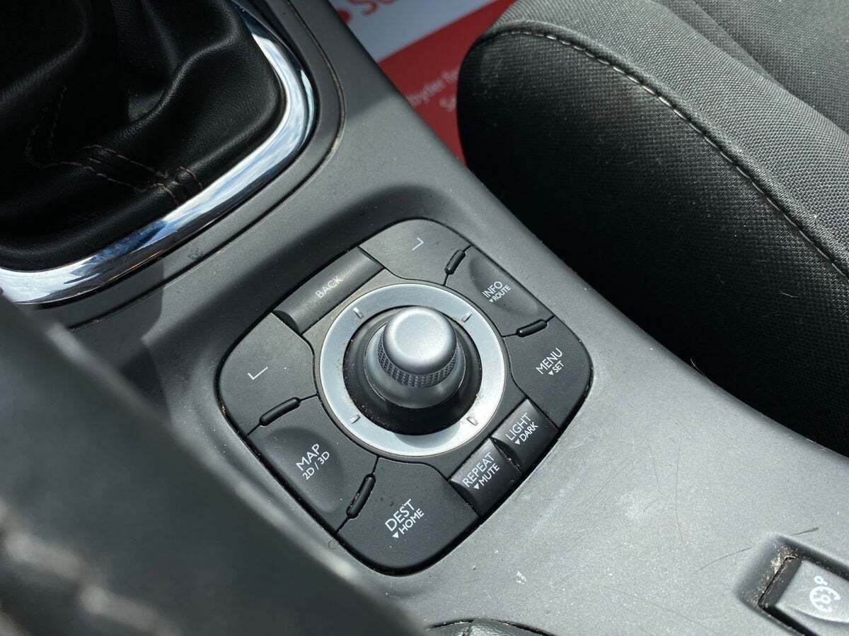 Grå Renault Megane III fra 2016
