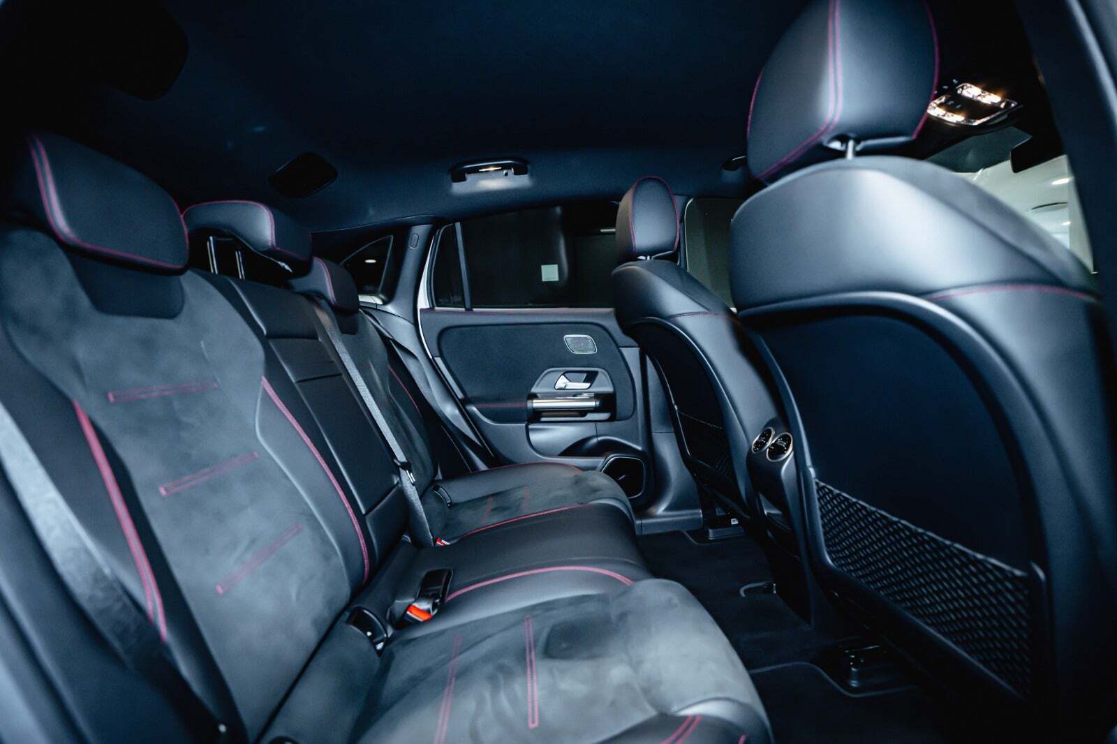 Hvid Mercedes EQA250+ fra 2025