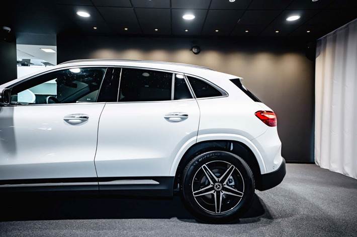 Hvid Mercedes EQA250+ fra 2025