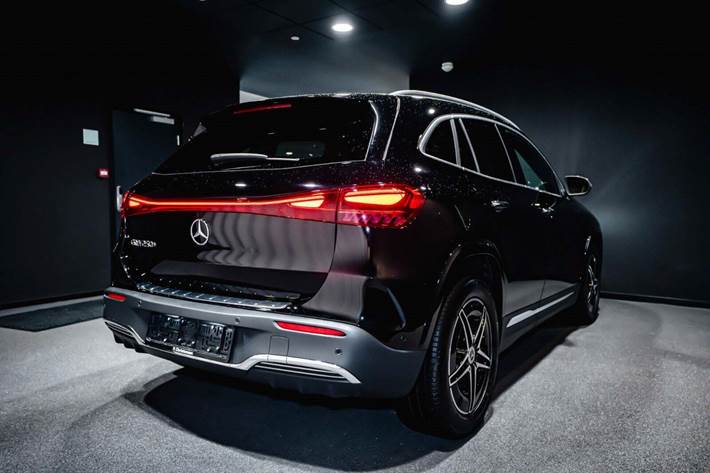 Sort Mercedes EQA250+ fra 2025