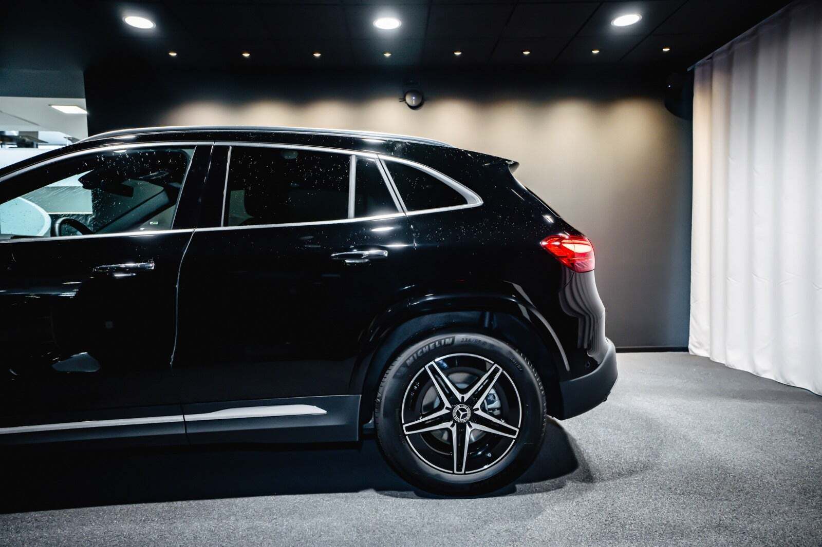 Sort Mercedes EQA250+ fra 2025