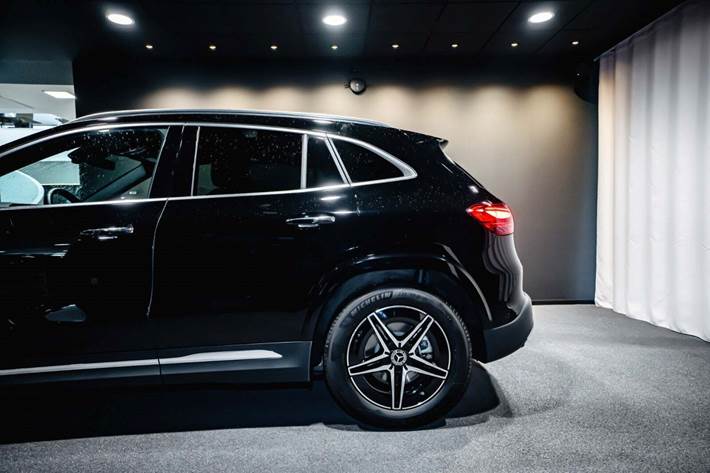 Sort Mercedes EQA250+ fra 2025