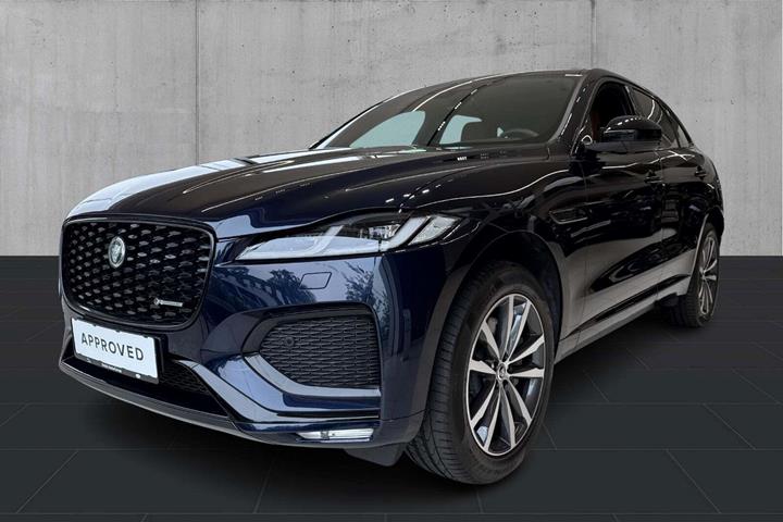 Grøn Jaguar F-Pace fra 2024 set udefra