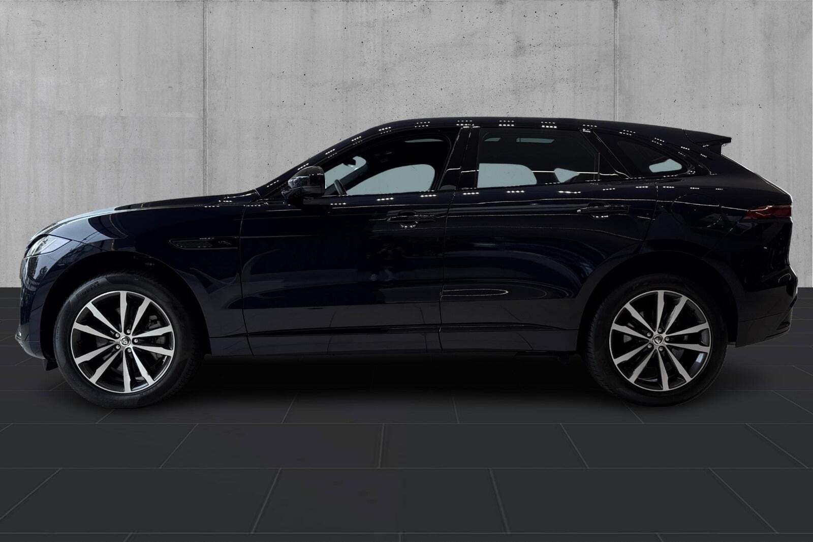 Grøn Jaguar F-Pace fra 2024