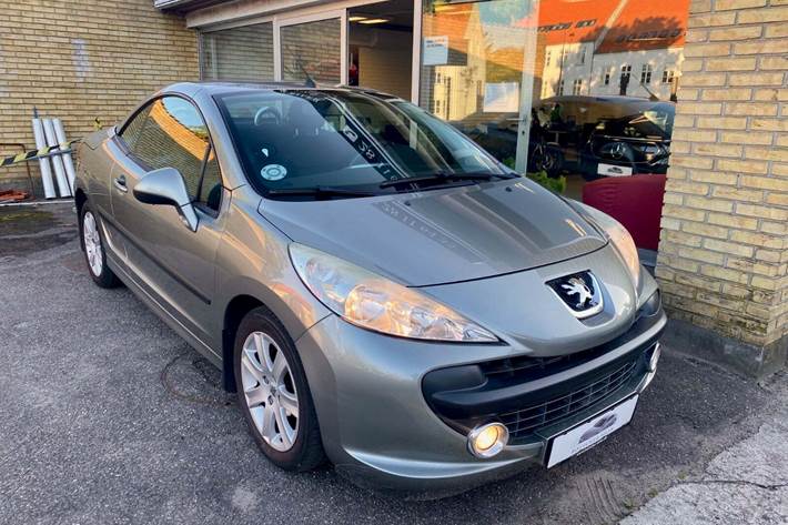 Beige Peugeot 207 fra 2008