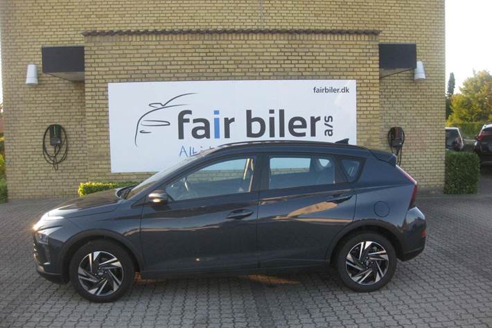 Grå Hyundai Bayon fra 2023