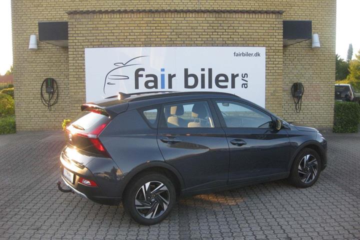 Grå Hyundai Bayon fra 2023