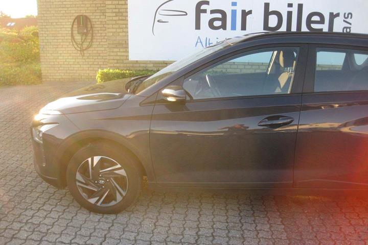 Grå Hyundai Bayon fra 2023