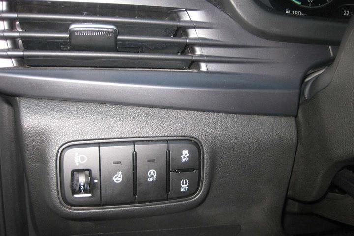 Grå Hyundai Bayon fra 2023