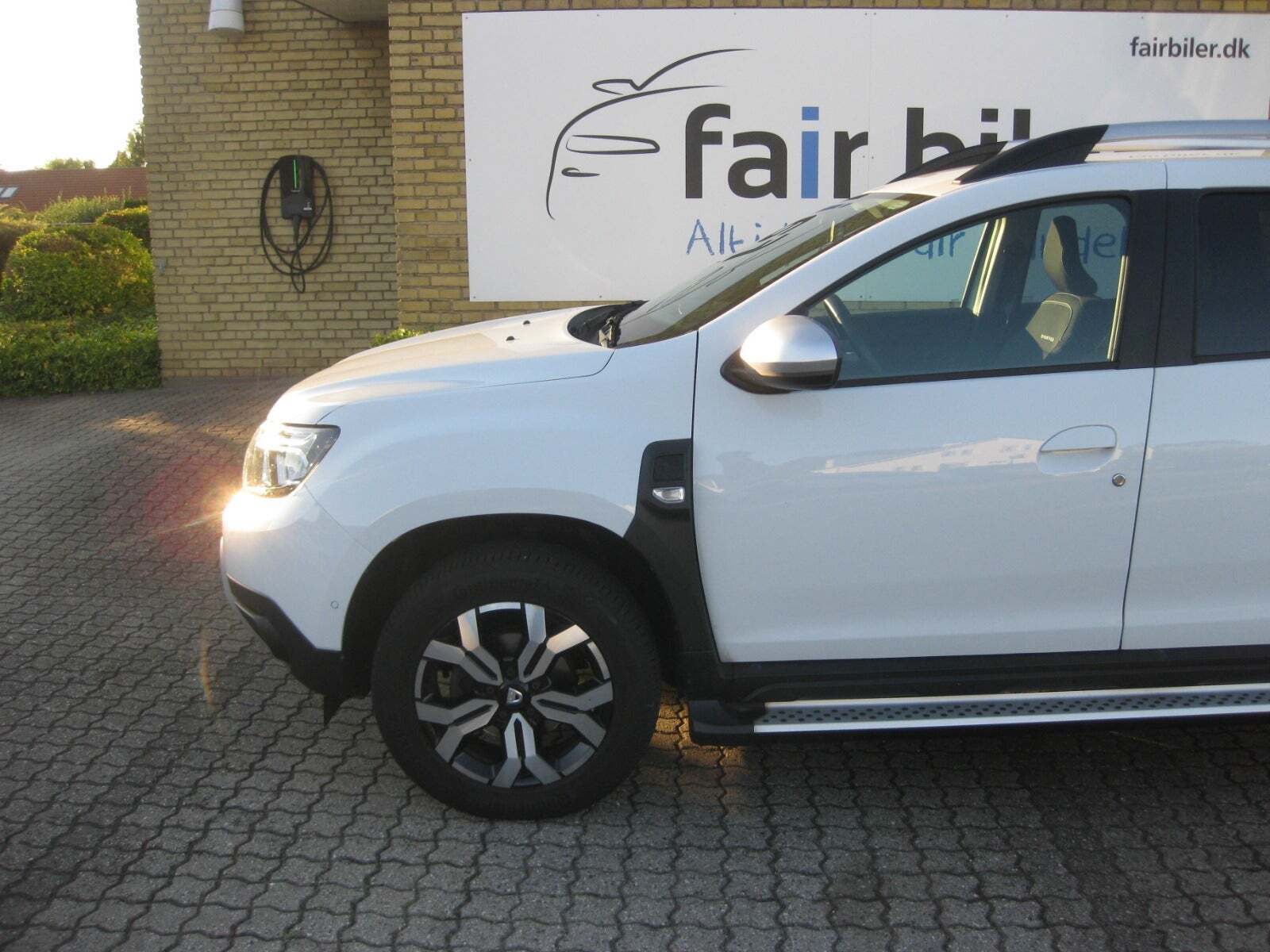 Hvid Dacia Duster fra 2022