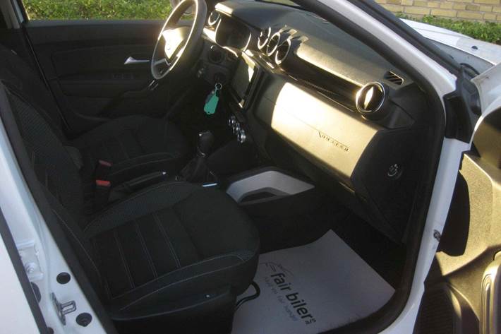 Hvid Dacia Duster fra 2022