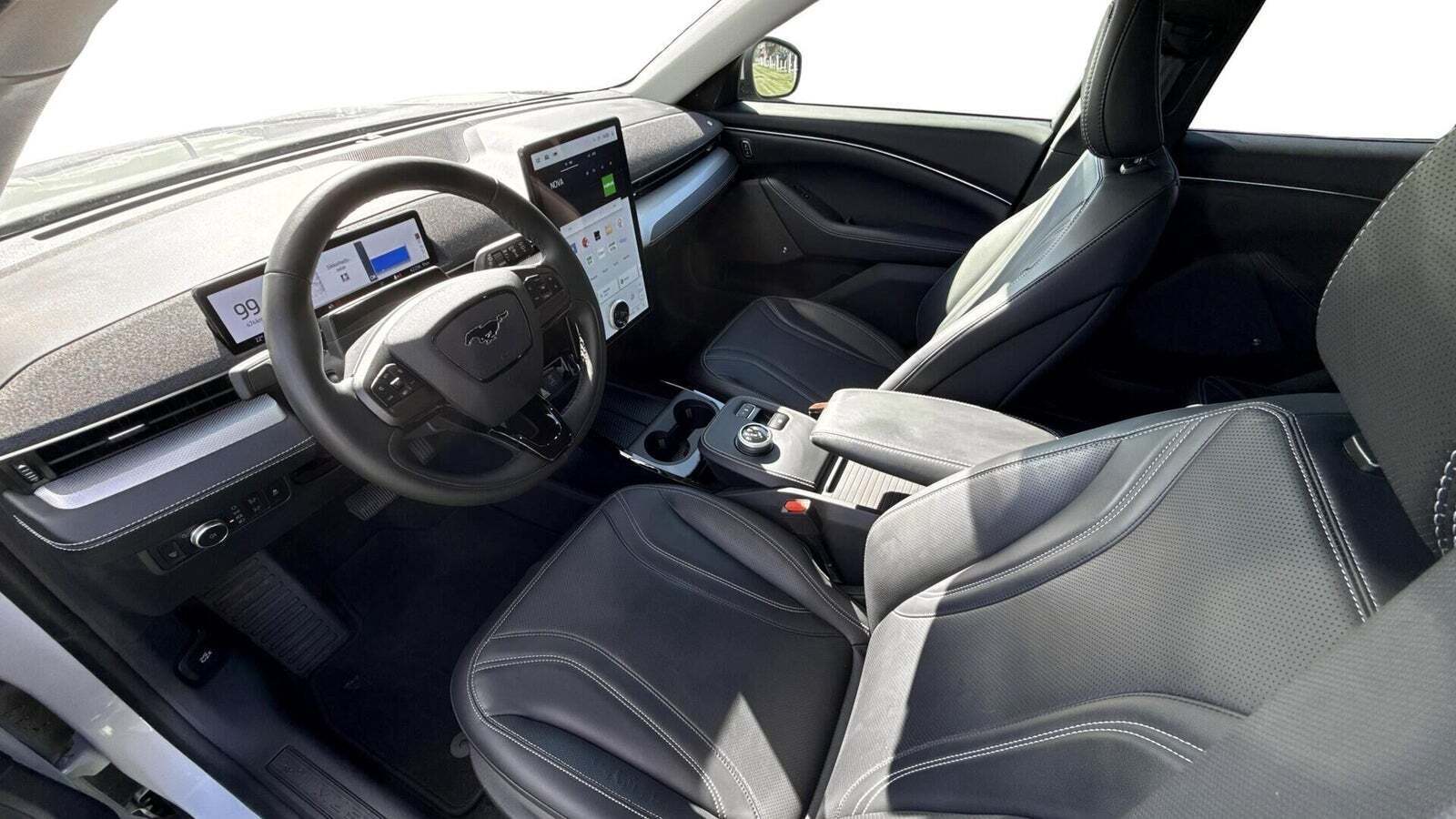 Ford Mustang Mach-E 98 Extended Range