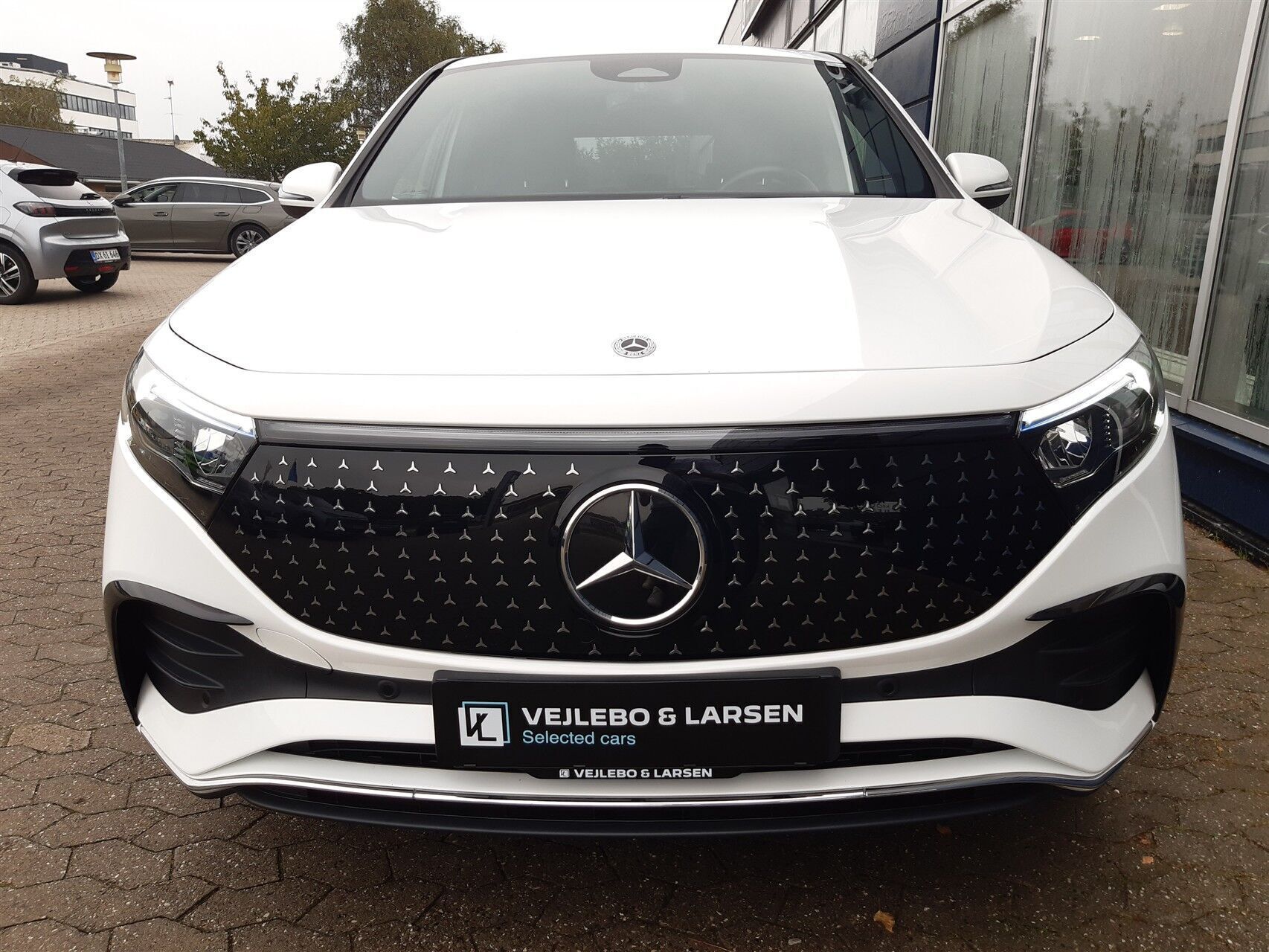 Hvid Mercedes EQA 250+ fra 2024
