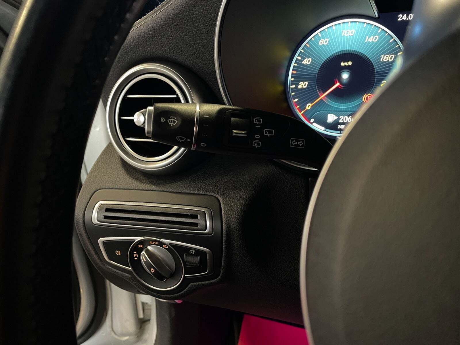 Sølv Mercedes C220 d fra 2021