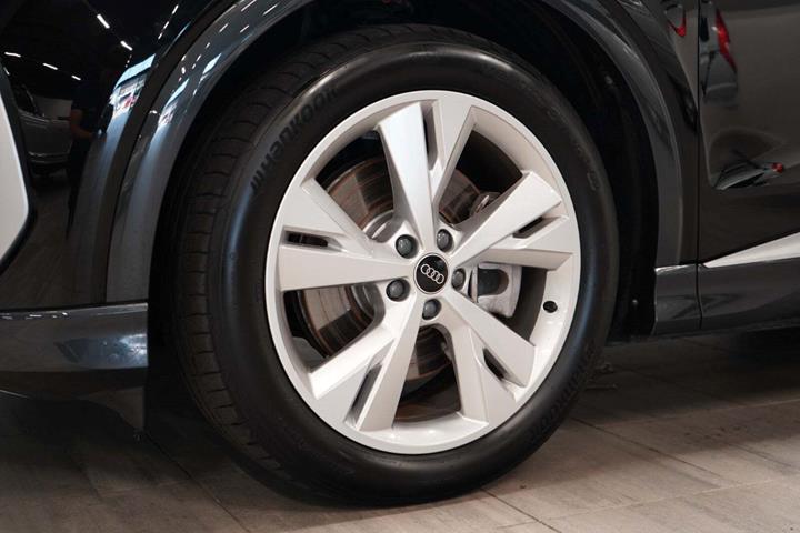 Sort Audi Q4 e-tron fra 2024
