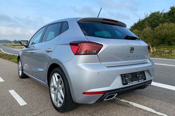 Sølv Seat Ibiza fra 2021