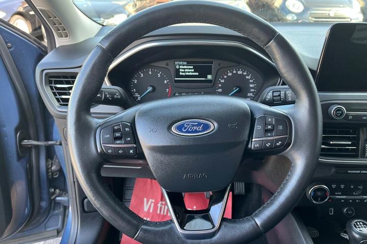 Blå Ford Focus fra 2019