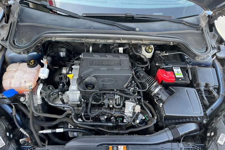 Blå Ford Focus fra 2019