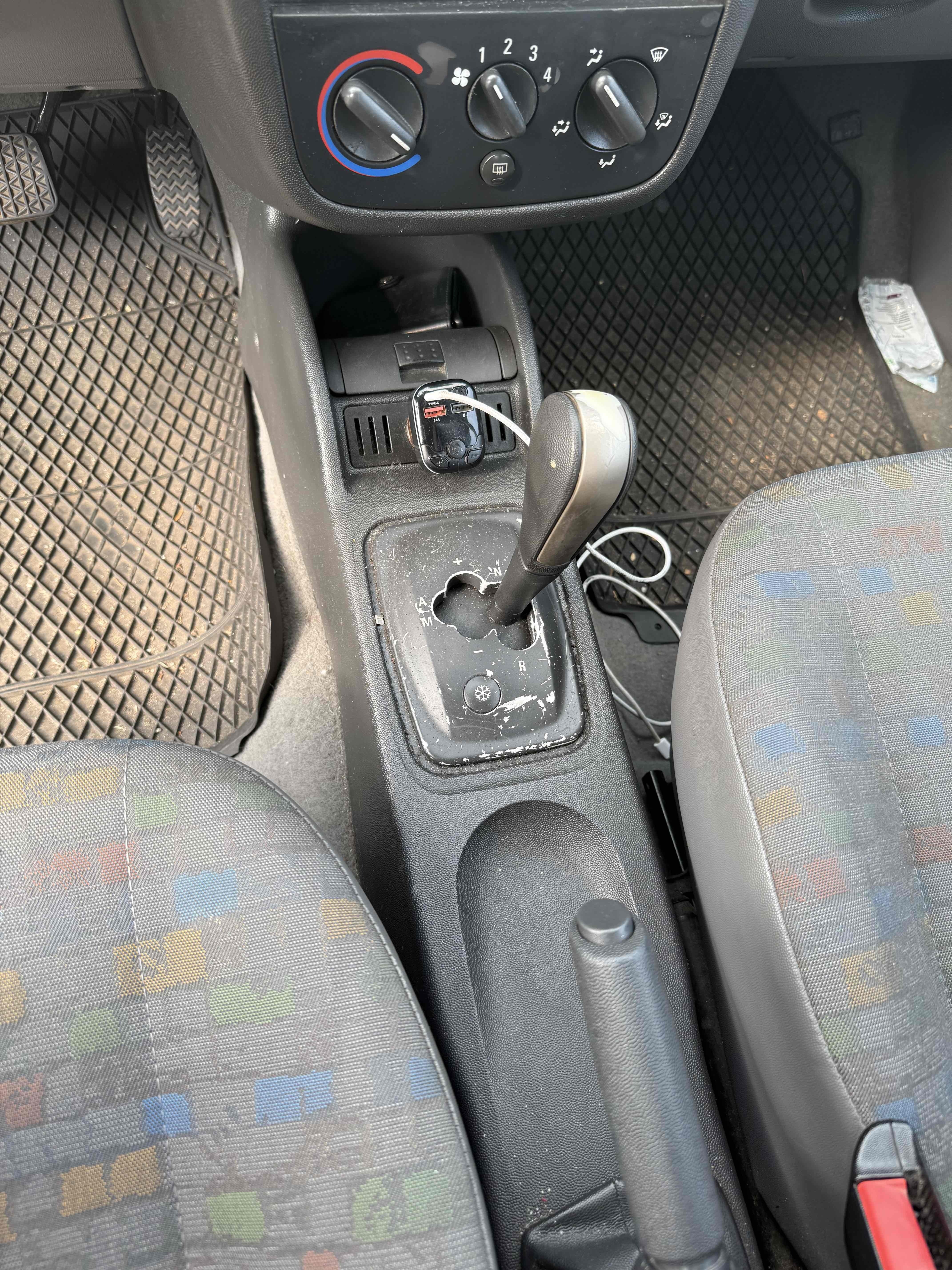 Grå Opel Corsa fra 2002