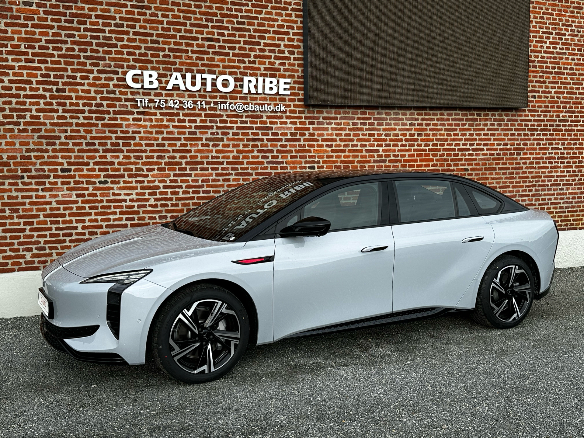 Hongqi EH7 EL Exclusive 339HK Aut.