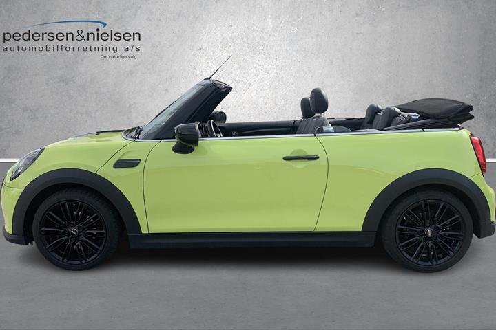 Gul Mini Cooper fra 2021